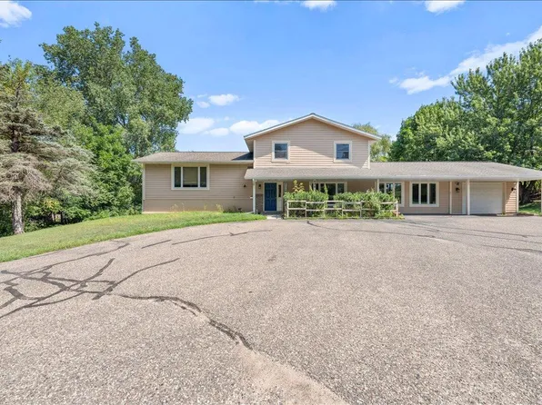 698 Baker ROAD, Hudson, WI 54016