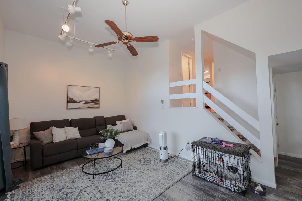 next background image