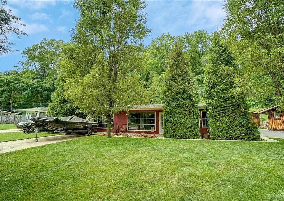 1st image of 82 Lower Hillside Dr