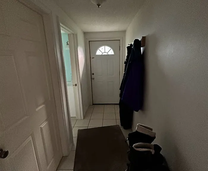 1427 Bixby Ave NE — Photo 6
