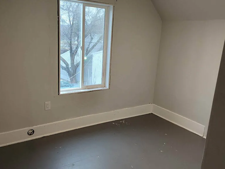 2517 E 8th Ave — Photo 5