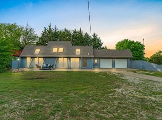 3325 NW Pipkin Rd, Topeka, KS 66618