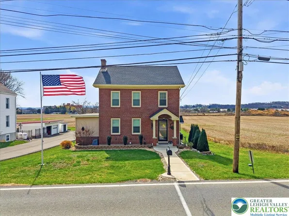 8038 Main St, Fogelsville, PA 18051