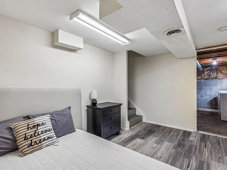 3270 Gurtis Dr — Photo 12