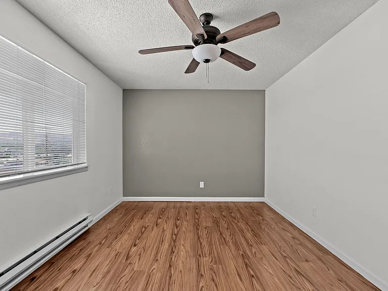 1535 Poplar Dr #10 — Photo 19