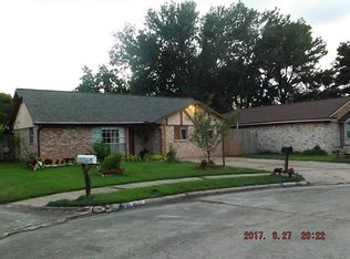 9611 Kemp Forest Dr, Houston, TX 77080