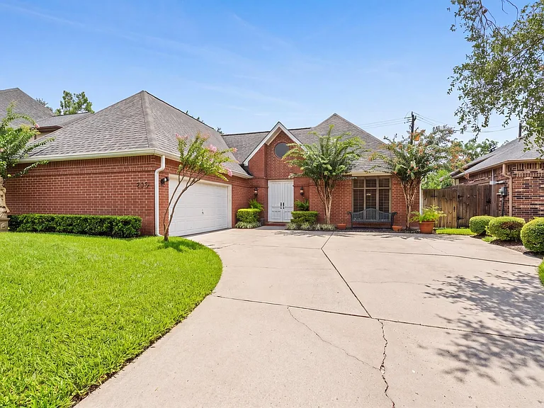 230 Lakeside Blvd — Photo 45