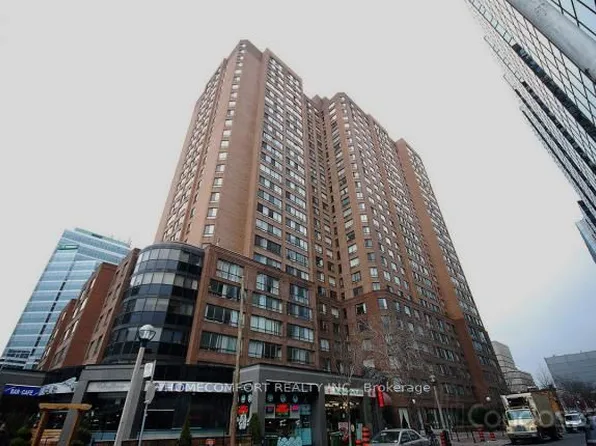 633 Bay St, Toronto, ON