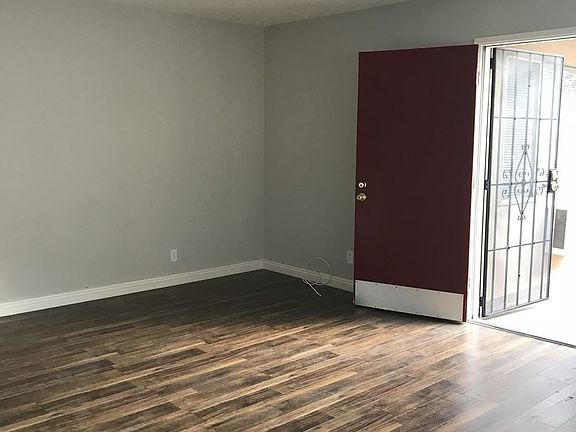 3rd image of 201 S Oak Knoll Ave APT 8