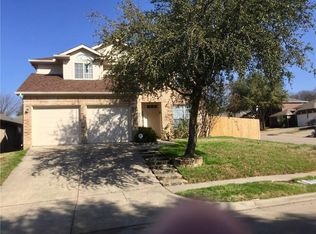 411 Flint Ct, Euless, TX 76040