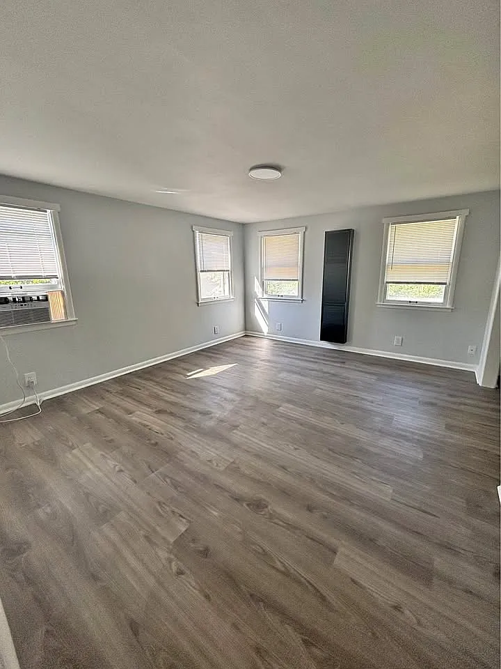 1214 W Waldo Ave — Photo 2