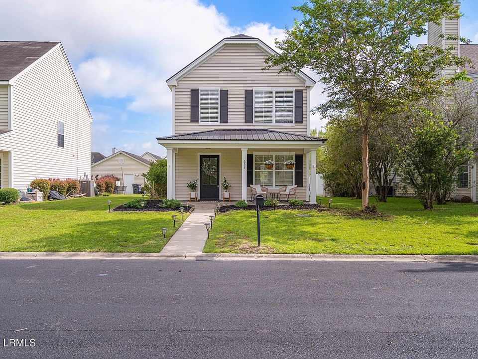 1st image of 653 College Park Circle