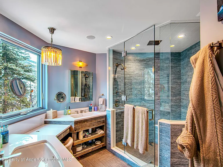 500 Fairway Dr — Photo 8