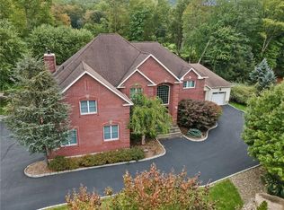 7 Grandview Rd, Central Valley, NY 10917