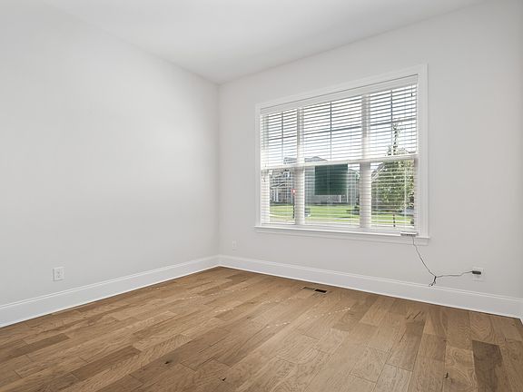 4th image of 4633 Hessey Rd