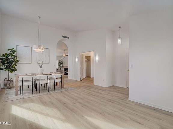 4th image of 3127 E REDWOOD Court
