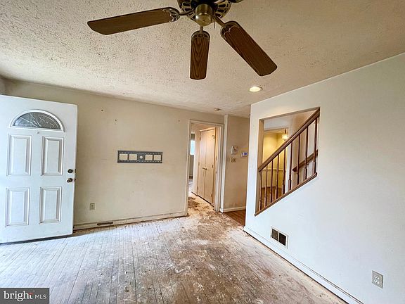 4th image of 12420 Feldon St