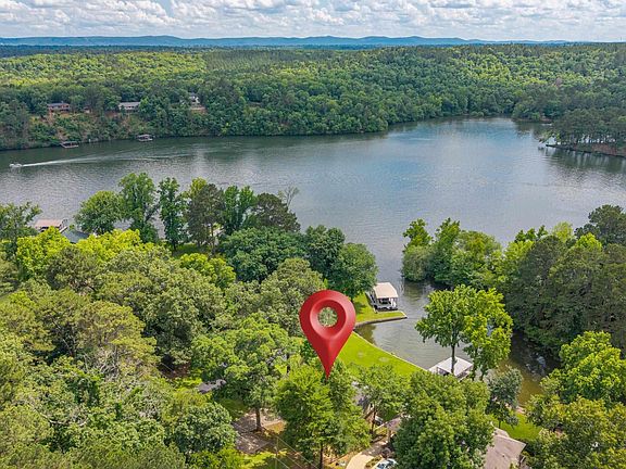 4th image of 563 Kirschwood Dr