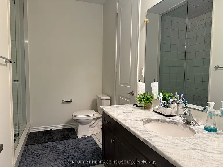 18 Dolucci Cres E — Photo 24