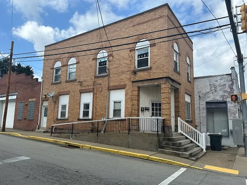 801 Main St photo 1