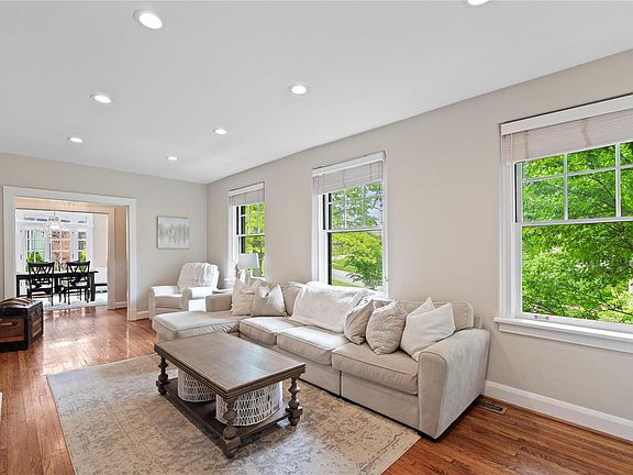 5th image of 7126 Northmoor Dr