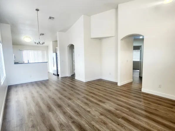1716 Pinion Mesa Ct, Las Vegas, NV 89128