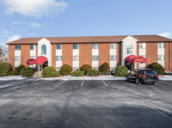 2410 Skyline Dr Unit 11, Lowell, MA 01854