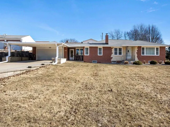 2452 Radford Rd, Dubuque, IA 52002