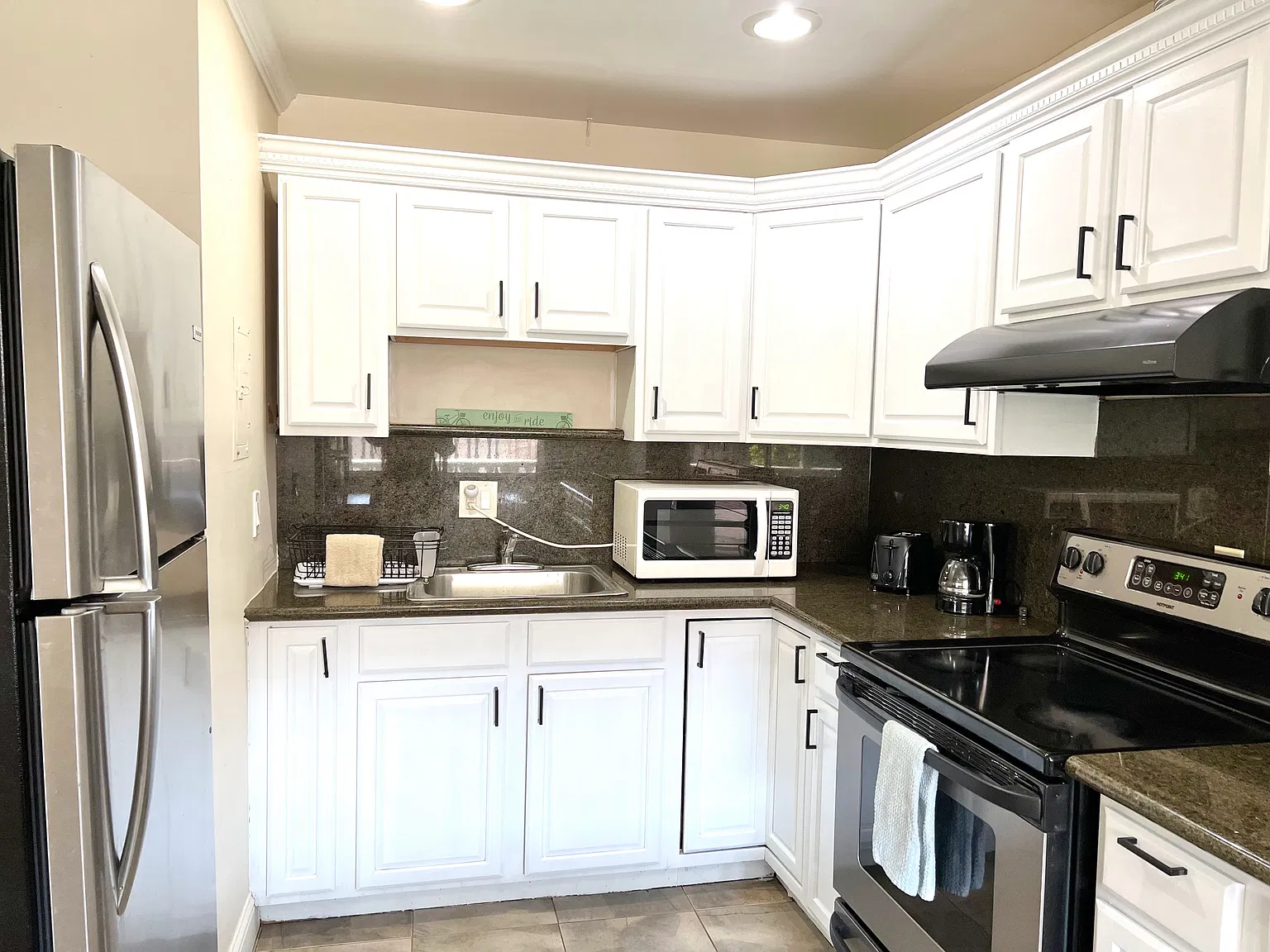 2 bed, 900 sqft, $2,750 — Photo 4