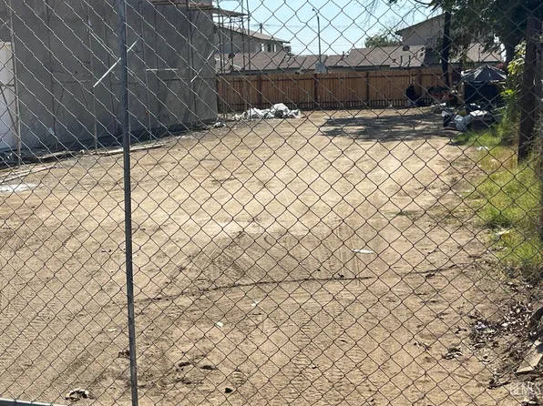 1407 Monterey St, Bakersfield, CA 93305