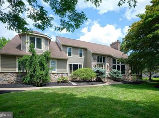 9 Skyview Dr, Ivyland, PA 18974