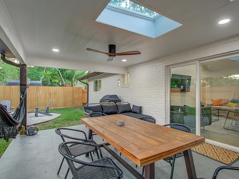 16906 Barcelona Dr — Photo 26