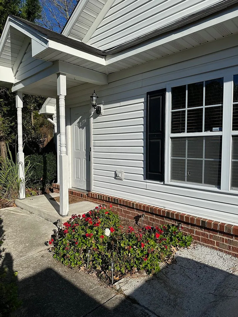 Beautiful 3 Bedroom close to the Oceanfront — Photo 2