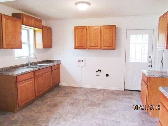 4th image of 206 E Henderson St