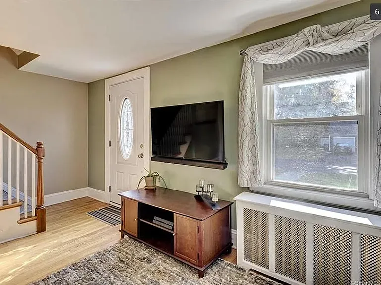 168 Roseleah Ave — Photo 4