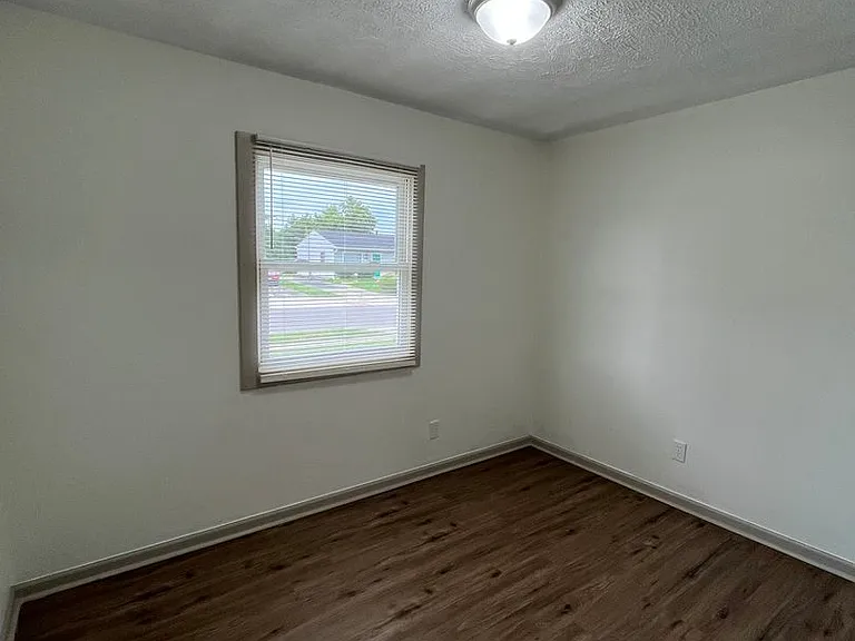 2083 Penrose Dr — Photo 15