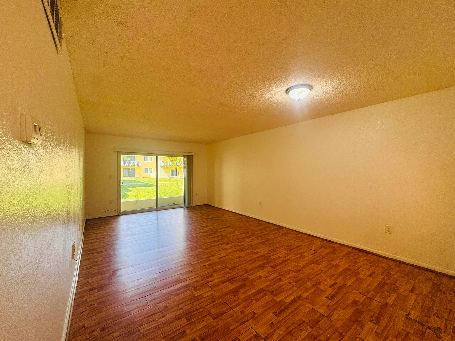 1 bed, 1.0 bath, 730 sqft, $1,450 — Photo 2