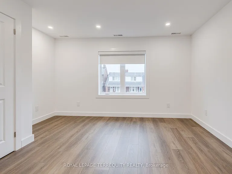 94 Earlscourt Ave #2 — Photo 7