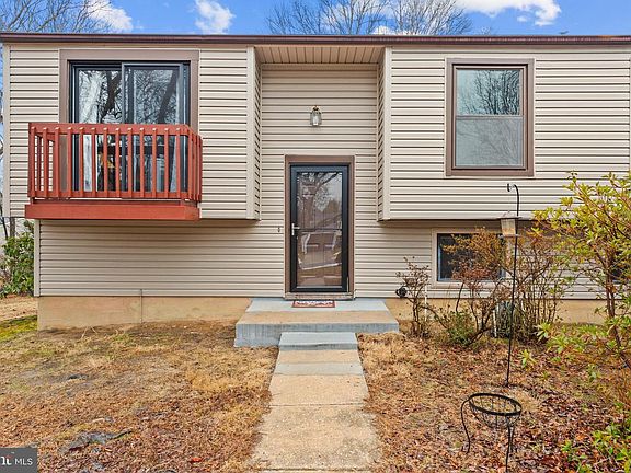 3rd image of 6680 Buttonhole Ct