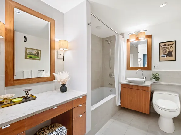 70 East 10th Street image 8 of 9