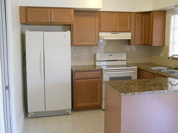 4th image of 3440 NE 11th Ave
