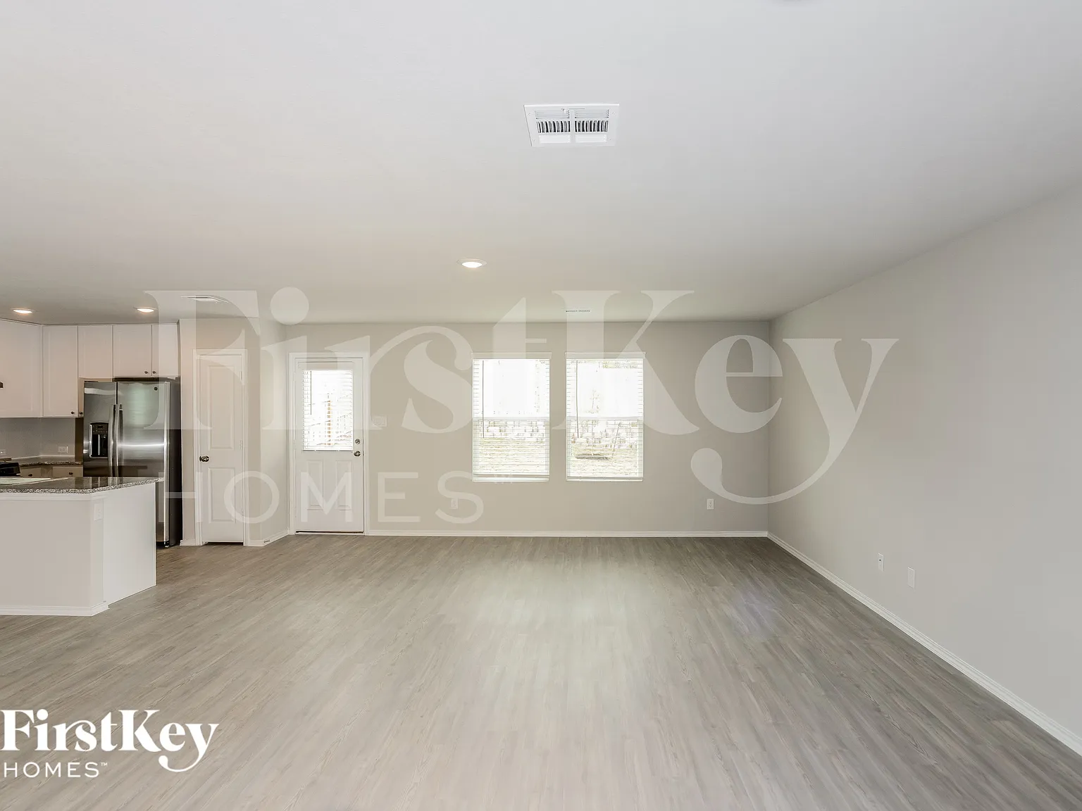 4 bed, 2.5 bath, 1950 sqft, $1,855 — Photo 2
