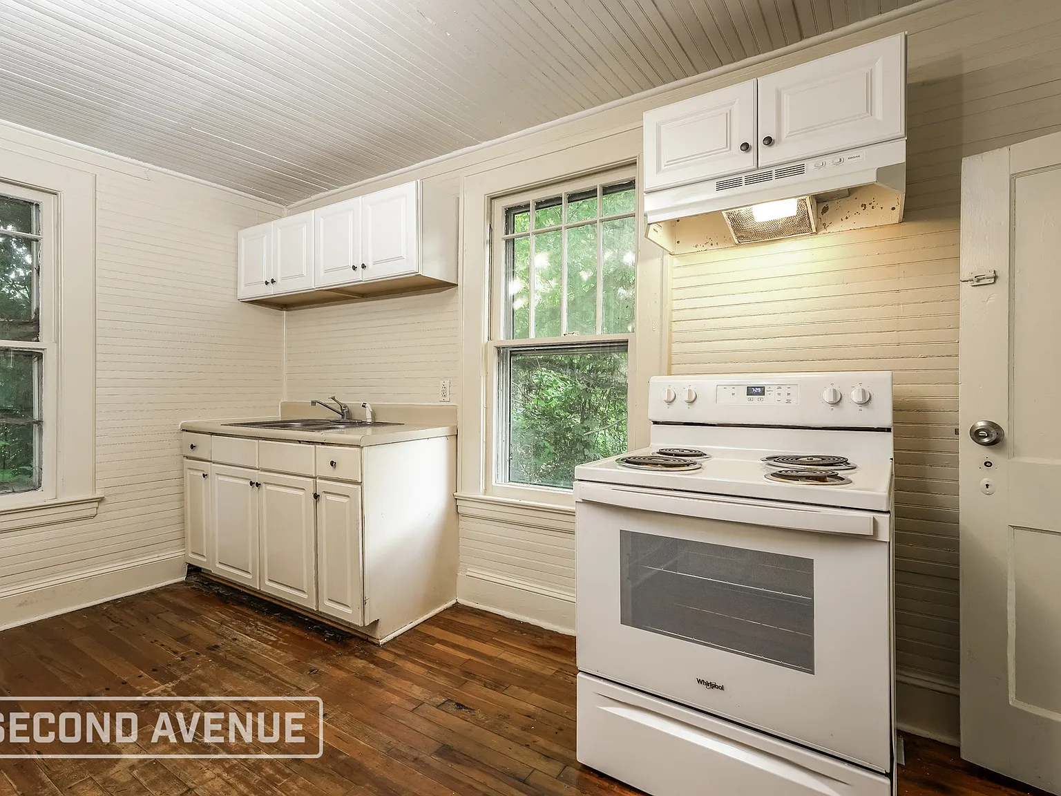 3 bed, 2.0 bath, 1128 sqft, $1,325 — Photo 3