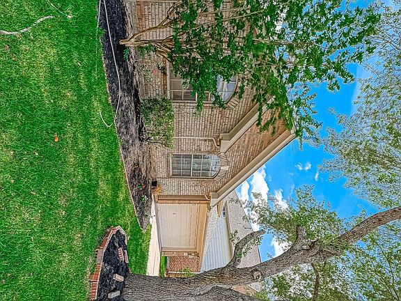 3rd image of 110 Jubal Dr