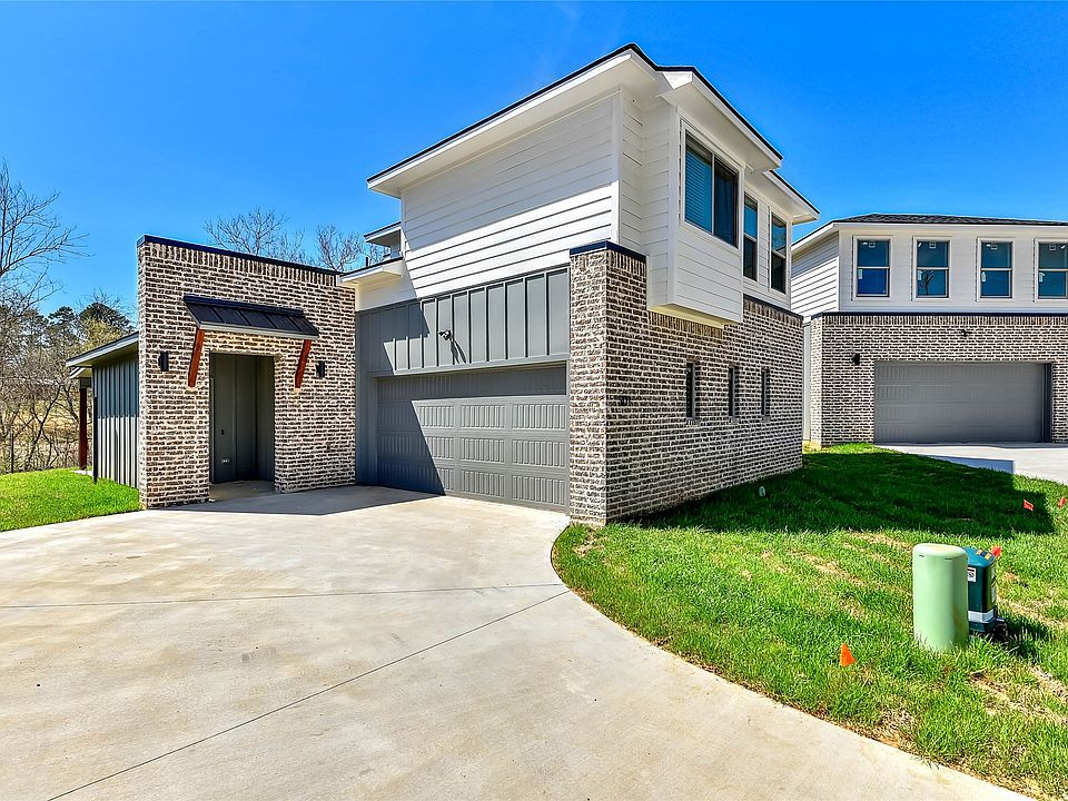 1st image of 3260 Crawford #401