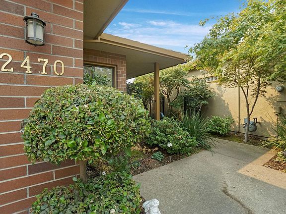 4th image of 2470 Central Park Dr