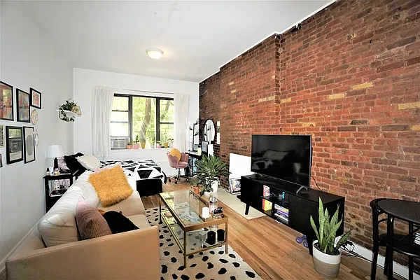 Rented by Best Apartments North Inc | media 9