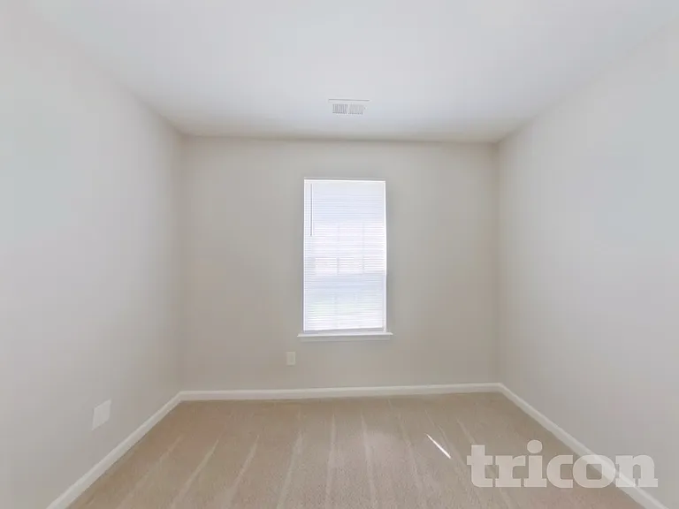 3033 Salmon River Dr — Photo 9