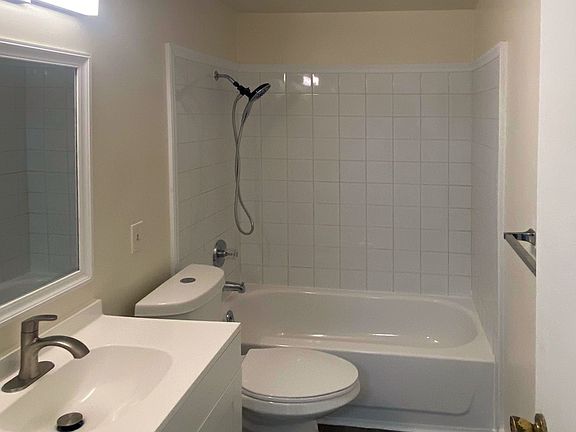 5th image of 3011 14th Ave W APT 1