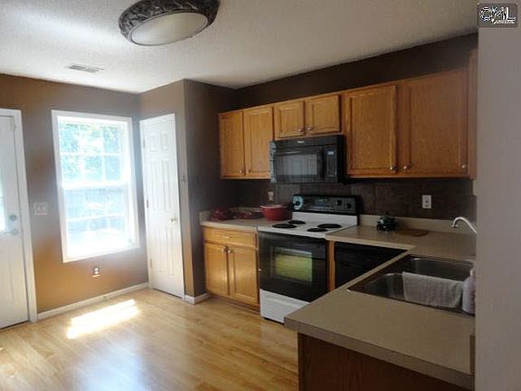 5th image of 172 Ashewood Commons Dr